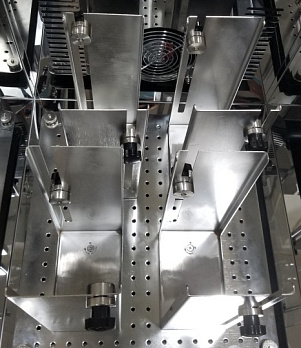 Зажим для 96-луночного планшета (глубоколун.), до 5 планшетов друг на друга, Labwit