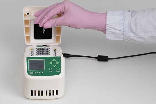 Установка пробирок в термоциклере Термикс